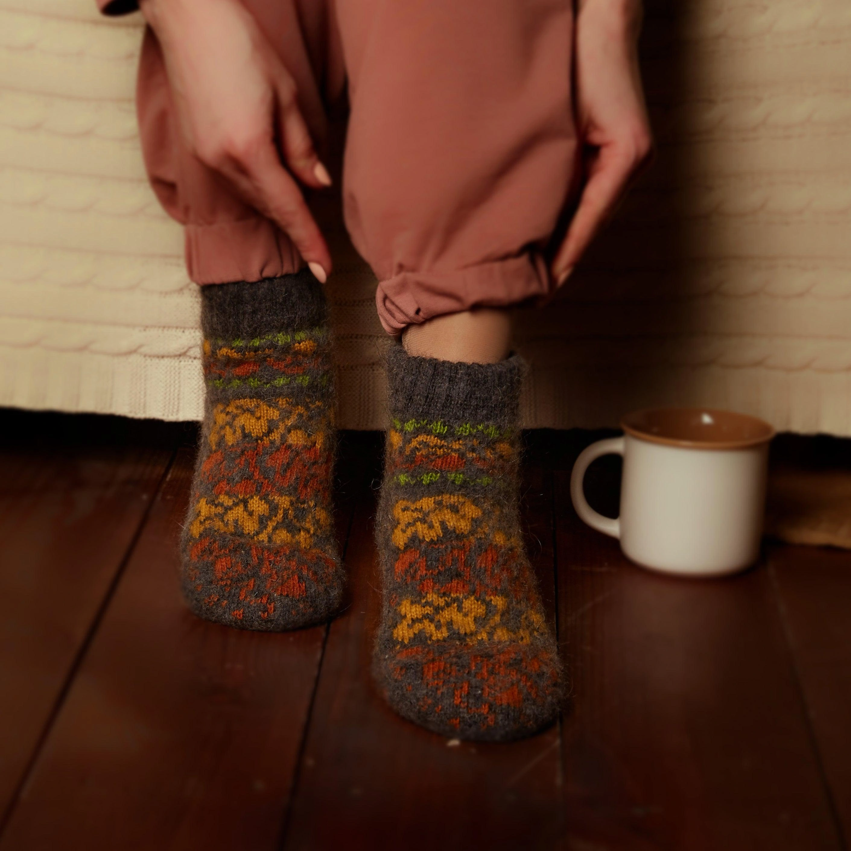 Cozy Autumn Vibes: Women’s Goat Wool Low-Cut Socks - Warm & Stylish.