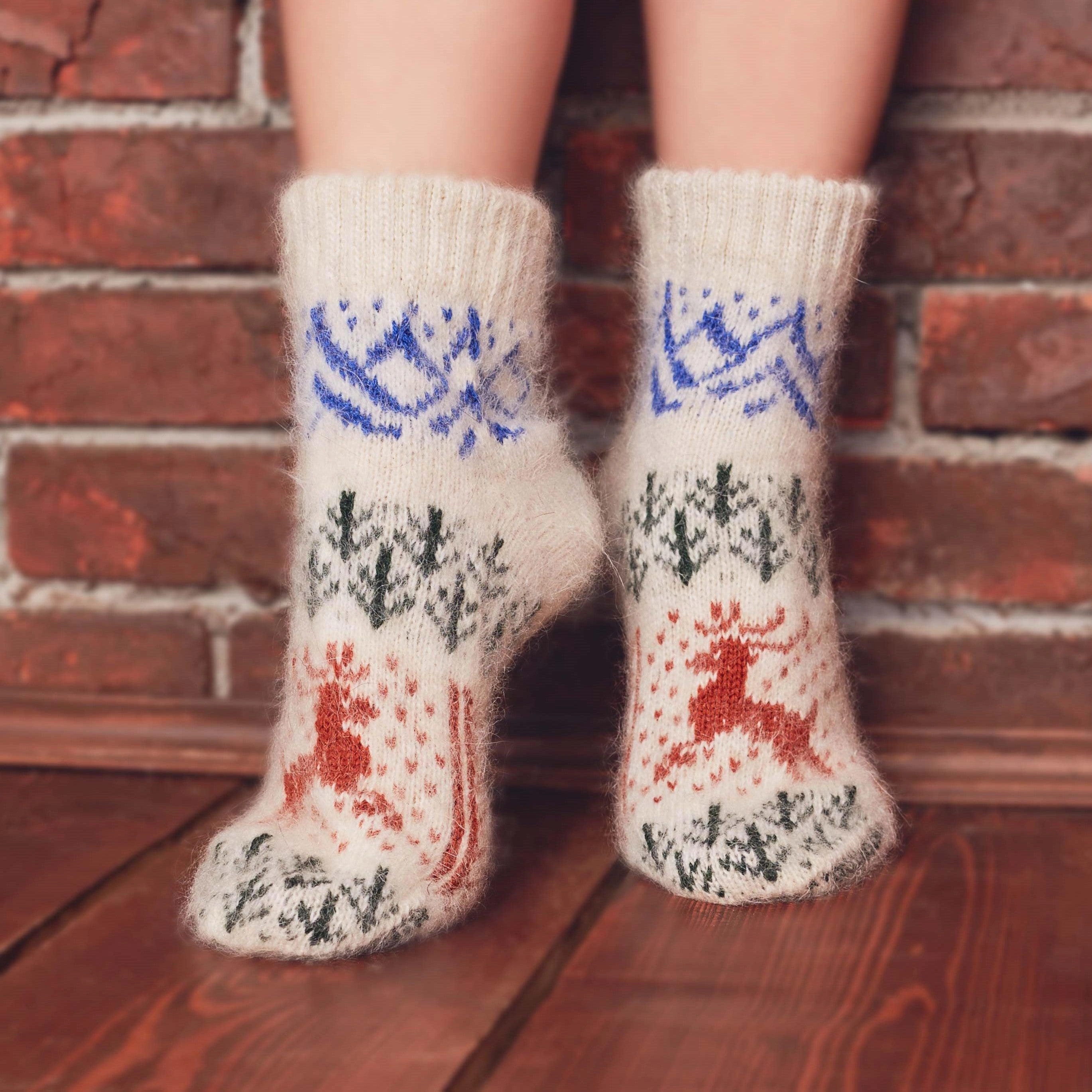 Cozy Alpine Goat Wool Socks – Unisex Comfort for Every Adventure!
